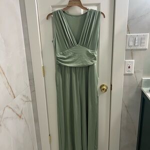 Elegant Green Sleeveless Dress